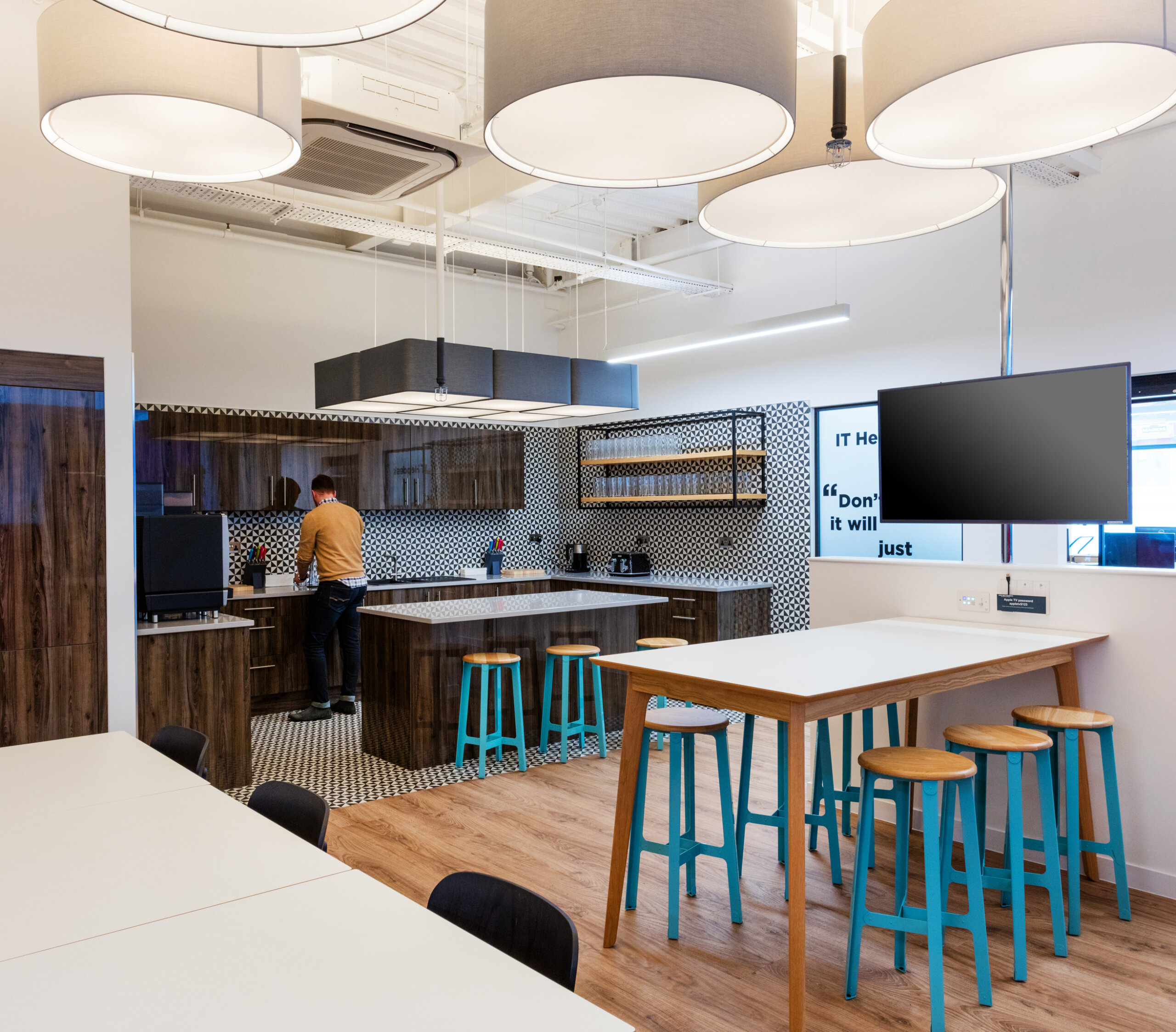AMC_CONCHS_RAL_Blue_OAK_CONBS_RAL_Blue_OAK_DAL188H_OAK_HR.jpg